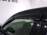ドアバイザー付きですので、雨の日でも換気ができてとても便利です!