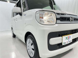 明るいライトが夜道を明るく照らしてくれます。 運転する上で、道路状況をいかに早く認識できるか重要なポイントです。 白色光が暗い道も明るく照らしてくれますよ。