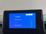 ディスプレイオーディオやカーナビは、現代のドライブにおいて欠かせない装備のひとつです。初めての場所でも迷いにくく、快適なルート案内で運転をサポートします。移動中のエンターテインメント性も高まります。