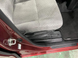 痛みの出やすい運転席シートの角、フロアマット、座面、ともに良好です