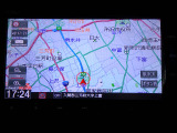 ナビゲーションを装備。多彩な機能で快適ドライブをアシスト。オーディオ機能も充実していますね。