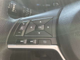 運転席廻りは手が届くところに収納スペースを確保しており、ハンドルにはオーディオ操作用スイッチがあるので、運転中もナビゲーションを注視せずにオーディオの操作を行って頂くことができます!