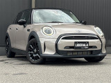 ◆LIBERALAは、輸入車選びの新たなスタイルを提案するインポート・セレクト・ブランドです。オーナー様となる方がクルマから直接感じる感性を第一にした、最良の一台との出会いをコーディネートいたします。