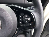 【アダプティブ・クルーズ・コントロール】予め設定した車速内でクルマが自動的に加減速。 前走車との適切な車間距離を維持しながら追従走行し、高速道路でのドライバーの疲労を軽減。「安全」をお求めください。