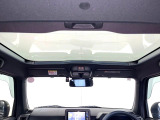 【ガラスルーフ】ガラスルーフ搭載で車内の解放感が一気にアップ!開放的なドライブをお楽しみいただけます。