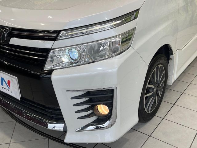 トヨタ ヴォクシー 2.0 ZS 煌 の中古車詳細 (102,770km, ホワイト