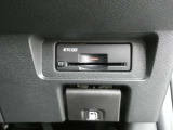 純正ETC2.0付 料金所もスムーズに通れ、割引料金の適用もあります。ビルトインできれいに収まっており、見た目もスマートです。