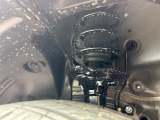 お車を安心してお乗りいただく為には、足回りの定期点検が欠かせません。サービスサポート(有償保証)では無料点検もご提供しており、安心のカーライフをお過ごしいただけるサポート体制が整っています。