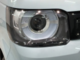 LEDヘッドライトは、点灯の瞬間から最大光量を発揮し、突然暗くなるトンネルなどでの安定感を高めます。