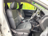 運転席シート廻りは使用感も少なく、良好な状態となっています。前オーナー様が丁寧に使っていたことがよくわかりますね。