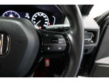 Hondaセンシングの機能のひとつ、アダプティブクルーズコントロール付!アクセルから足を離しても設定したスピードと前車との車間を保ち走行してくれます!車線維持もアシスト☆高速道路で疲労軽減ですね☆