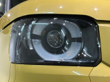 LEDヘッドライトは、点灯の瞬間から最大光量を発揮し、突然暗くなるトンネルなどでの安定感を高めます。