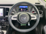 【純正革巻きステアリング】上質な革を使用することで、手にしっかり馴染みとても運転しやすいハンドルです♪
