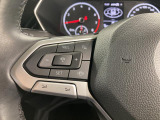 ◆クルーズコントロールにレーダーセンサーを組み合わせ、先行車を測定し設定されたスピードを上限に自動で加減速を行います。一定の車間距離を維持することで、長距離走行でのドライバーの疲労を低減させます。