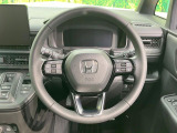 【純正革巻きステアリング】上質な革を使用することで、手にしっかり馴染みとても運転しやすいハンドルです♪