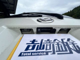 吉崎鈑金ではお車の購入から自動車保険、車検整備、緊急時のレッカー、鈑金塗装まで全てワンストップで対応します。安心してお任せください。