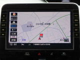 【ナビ】メモリーナビ(MM521D-L)付きです。目的地を設定すれば初めての場所でも簡単に行くことができます。もちろん音楽だって聴けちゃいます♪