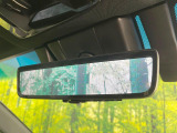 【デジタルインナーミラー】後席の大きな荷物や同乗者で後方が確認しづらい時でも安心!カメラが撮影した車両後方の映像をルームミラー内に表示。クリアな視界で状況の確認が可能です!