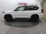 納車前にしっかり点検してお渡ししております。全店舗サービス工場も併設しております。納車後も安心してお任せ下さい。