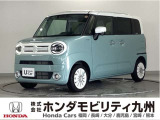 つぶらな瞳のヘッドランプと、やさしく微笑むようなフロントグリル。その表情が、気分を上げてくれるワゴンRスマイル ハイブリッドXです。