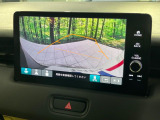 【バックカメラ】駐車時に後方がリアルタイム映像で確認できます。大型商業施設や立体駐車場での駐車時や、夜間のバック時に大活躍!運転スキルに関わらず、今や必須となった装備のひとつです!
