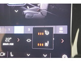 ステアリングヒーターとシートヒーターを装備しています