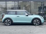 時を経ても深い魅力を放ち続けるMINI。より快適にお乗り頂くために、3つのサポートプログラムをご用意しております。※認定中古車保証は登録日より最長4年間まで延長が可能です。