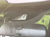 【ホンダセンシング】走行中に前方の車両等を認識し、衝突しそうな時は警報とブレーキで衝突回避と被害軽減をアシスト。より安全にドライブをお楽しみいただけます。