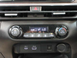 エアコンも装備されています。車内の温度を調整して、より快適にお過ごしいただけます。