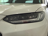 LEDヘッドライトは、点灯の瞬間から最大光量を発揮し、突然暗くなるトンネルなどでの安定感を高めます。