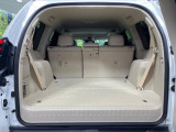 【パワーバックドア】スマートキーや運転席のボタンを押すだけでリアゲートが自動で開閉します!荷物を持っている時や、高い位置にあるバックドアを閉める際に便利な機能です♪