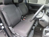 運転席のドアを開け、乗り込む際のイメージです。