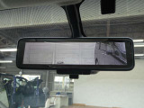 スマートルームミラー★車両後方のカメラ映像をミラー面に移して、いつでもクリアな後方視界を確保します♪