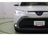 洗練されたデザインのBi-BeamLEDヘッドランプ。LEDシーケンシャルターンランプ、クリアランスランプ、デイタイムランニングランプを備えています。オートライト搭載。オートハイビームも装備しています