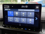 インテリアに馴染む純正ナビがついております。Honda自慢のインターナビは渋滞情報だけでなく天気情報、災害情報、安否情報など多彩な情報をご提供するHonda独自の「通信型ナビ」となっております。