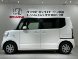 当社の車両には『安心して車選びをしていただくために』お支払い総額を表示しております。税金、自賠責保険料、登録費用、リサイクル料金が含まれており、県内登録及び届出で店頭納車の場合になります。