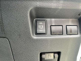 運転しながら操作しやすいように各種ボタンが設置されています♪ストレスのない快適なドライブに必須です!