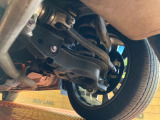 お車を安心してお乗りいただく為には、足回りの定期点検が欠かせません。サービスサポート(有償保証)では無料点検もご提供しており、安心のカーライフをお過ごしいただけるサポート体制が整っています。