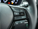 ◆アダプティブクルーズコントロール◆予め設定した車速内でクルマが自動的に加減速。前走車との適切な車間距離を維持しながら追従走行します。【LKAS】車線維持支援システムでステアリング操作を支援。