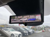 スマートルームミラー装備!夜間や雨天時など後方が視認しにくい時も鮮明な映像が映るんですよ!
