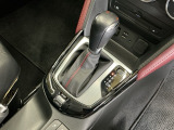 シンプルでスマートなセレクトレバーです