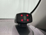 コーナーセンサーを車の前後に装備。障害物までの距離に応じて警告音を変えてお知らせ。縦列駐車時や駐車場・車庫などでの取り回しをサポートします。詳細は販売店スタッフまでおたずねください。