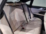 【エアバック】BMWのエアバックやその他の安全装備は、互いに補完しあう事で徹底した安全性を貫きます。万一の事故の際にそれぞれ最適な保護を提供してくれます!