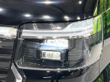 【LEDヘッドライト】悪天候や夜間走行時も良好な視界を確保し安心して運転できる高輝度LEDヘッドライトを装備!点灯速度が早く、消費電力も抑えられています。