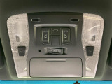 【両側スライドドア】駐車場で隣の車との間隔が狭く乗りにくい時、スライドドアなら安心!ドアオープン時も幅を取らず、開口部が広いので乗り降りがとっても簡単です。大きな荷物の出し入れも後席から可能♪