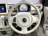 【純正革巻きステアリング】上質な革を使用することで、手にしっかり馴染みとても運転しやすいハンドルです♪