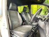 運転席シート廻りは使用感も少なく、良好な状態となっています。丁寧に使われていたことがよくわかりますね。