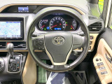 【純正革巻きステアリング】上質な革を使用することで、手にしっかり馴染みとても運転しやすいハンドルです♪