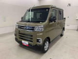お探しのお車がございましたら遠慮なく店舗スタッフにご相談下さい。