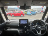 左右に視界が広く、隅々まで見渡すことができるので、とても運転がしやすいです!